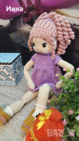 Плетена играчка Кукла Вика + подарък Зайче,  Ръчно изработена, Перфектен подарък, снимка 3 - Плюшени играчки - 41772690