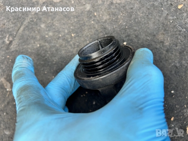 Капачка за масло за Тойота Авенсис T27.T25. Дизел , снимка 2 - Части - 51791785