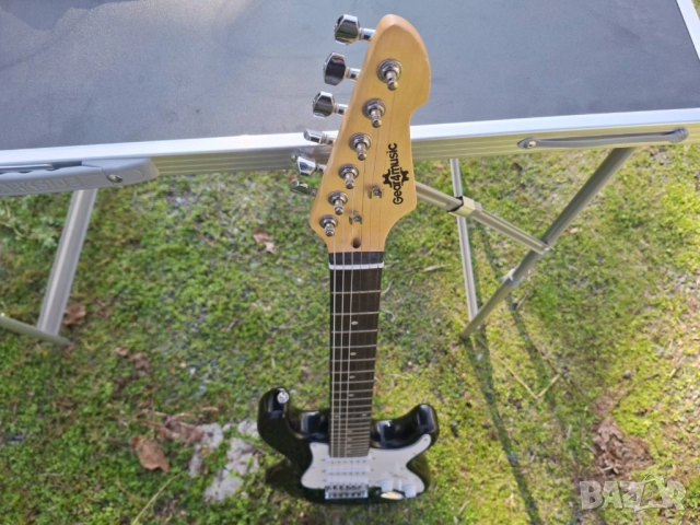 Една класическа китара +Детска електрическа китара., снимка 17 - Китари - 52308637