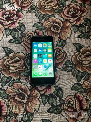 Продавам iPhone 5