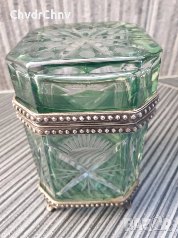 Стара Бохемия кристална кутия с капак 14см/бижутерка-бонбониера-захарница