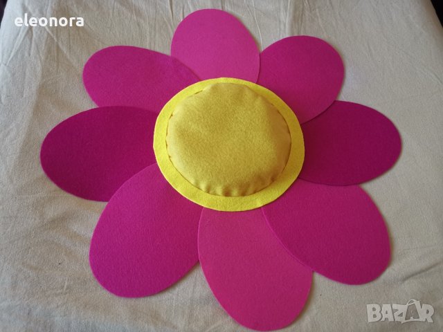 Шапки на цветя от филц-47 см. , снимка 8 - Шапки - 44422822