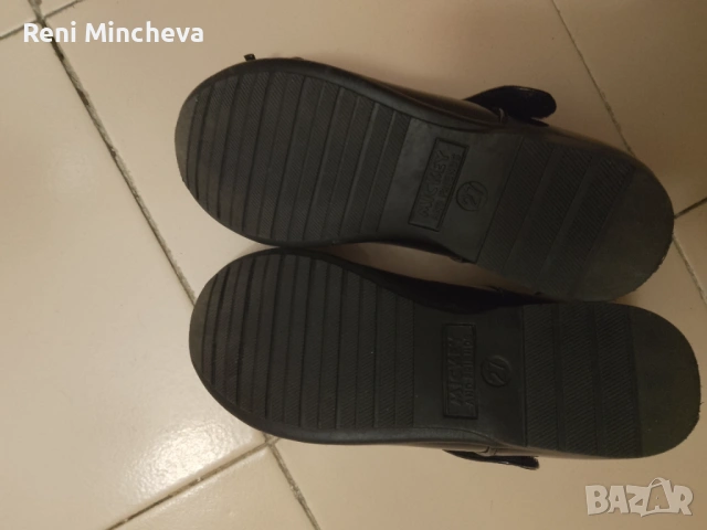 Детски Обувки за момиче 27 номер Мини Маус, снимка 3 - Детски пантофи - 53712141
