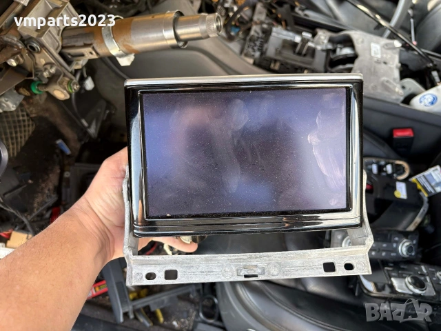 Навигация Audi A8 D4 , снимка 2 - Части - 53759597