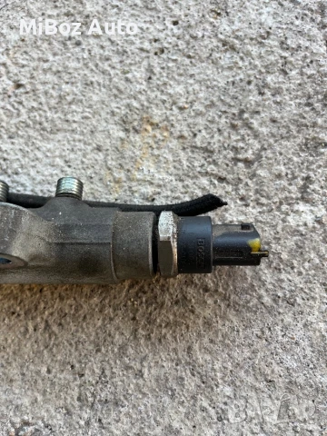 Горивна рейка bosch Хонда ЦРВ 2 Honda CR-V, снимка 3 - Части - 50732010