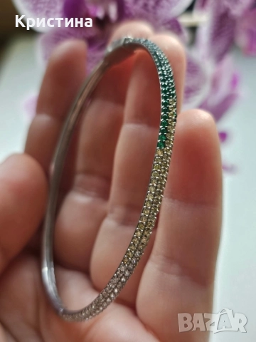 Красива сребърна гривна с цветни циркони 