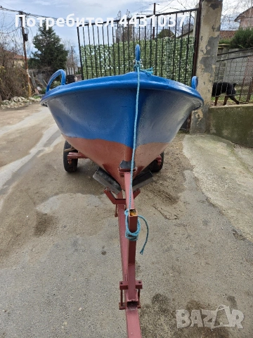 Продавам лодка 3,80 