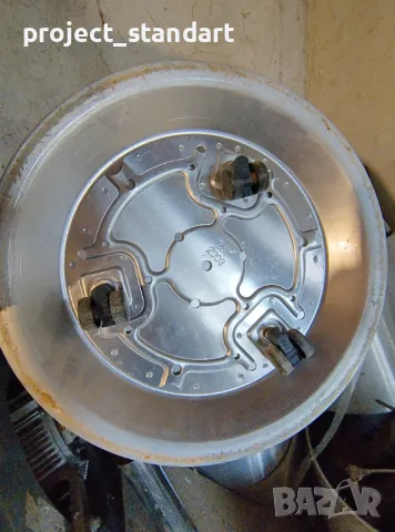 Продавам саксия на колела 6 броя, снимка 3 - Други стоки за дома - 48328954