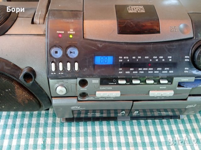 Касетофон/Радио/CD, снимка 2 - Радиокасетофони, транзистори - 41569787
