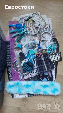 Кукла Frankie Stein Monster High гардероб с 19 изненадващи модни аксесоара, снимка 9 - Кукли - 47960993