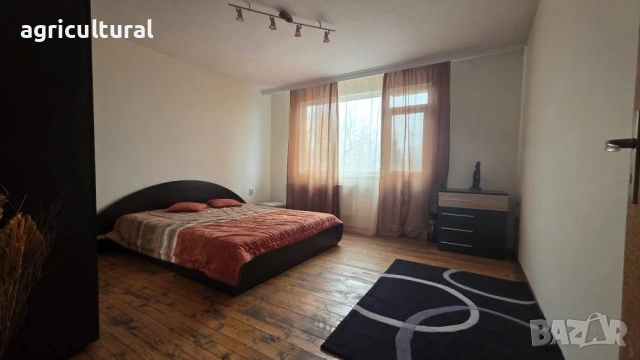 Продавам Двуетажна къща със гараж,гр.Силистра