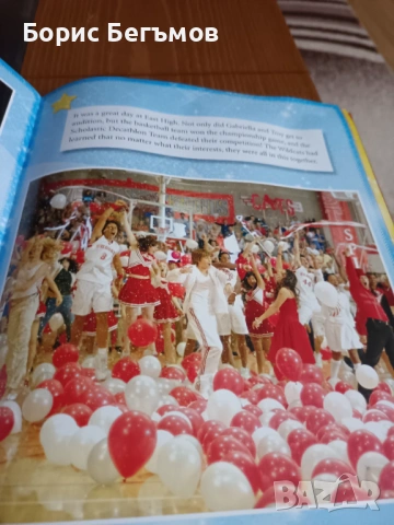 Списание с диск и постер "High School Musical 3", снимка 4 - Списания и комикси - 53422170