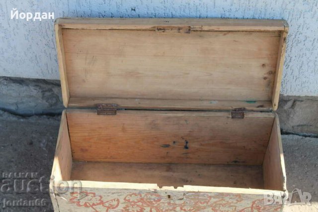Примитивен дървен сандък , снимка 7 - Колекции - 38784170