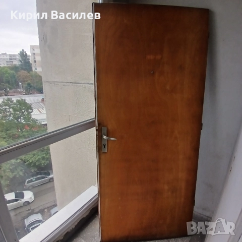 Продавам външна Тапицирана врата, снимка 2 - Входни врати - 51943640