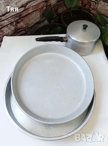 Алуминиеви тави и касерола с капак 