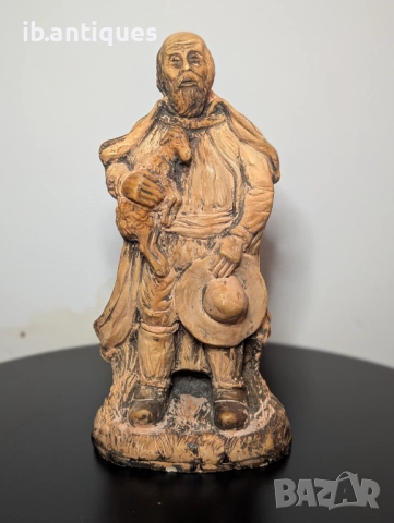 Винтидж керамична статуетка