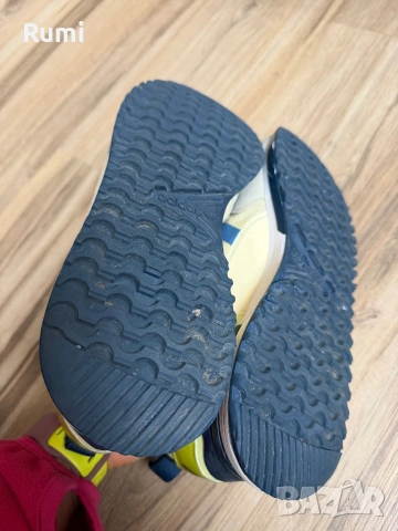 Оригинални класически маратонки  ADIDAS ZX 700 HD! 44 н, снимка 11 - Маратонки - 53571727