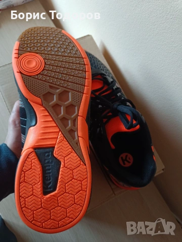 Маратонки мъжки обувки за спорт на закрито Kempa Attack Contender 45 номер, снимка 3 - Маратонки - 53591181