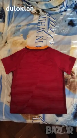 Екип на Рома,комплекта е 100% оригинален обличан е веднъж.Дъщеря ми отказа да носи футболен екип., снимка 2 - Други - 47352442