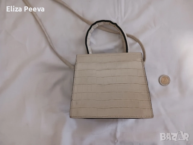 Малка чантичка, снимка 2 - Чанти - 53388609