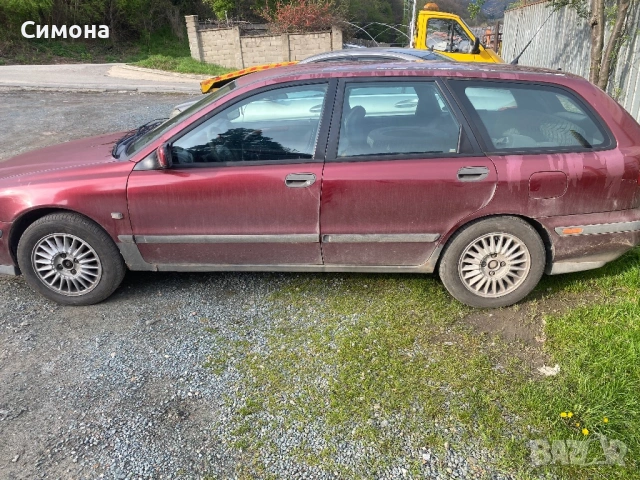 Volvo V40 2.0 16 V Газова Уредба, снимка 2 - Автомобили и джипове - 53680479