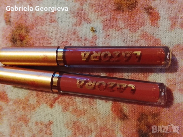 две червила в червен цвят, снимка 2 - Декоративна козметика - 53649313