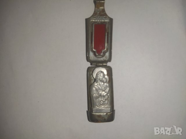 Антично религиозно немско джобно светилище с малка статуя на Дева Мария 