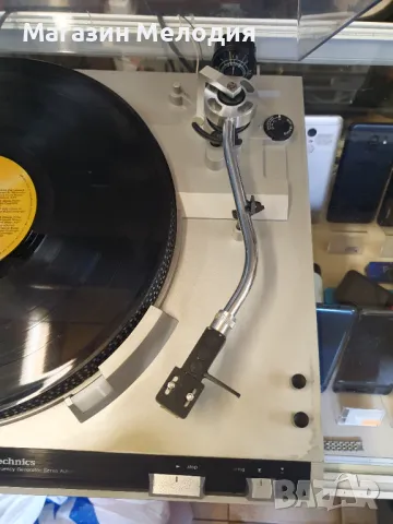 Грамофон Technics SL-220 В перфектно техническо и много добро визуално състояние., снимка 6 - Грамофони - 49310103