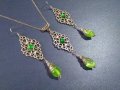 Прекрасен комплект бижута със смарагдово зелено с красиви орнаменти с цвят сребро , снимка 5