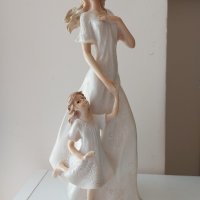  Прекрасна Порцеланова фигура-Майка с дете, снимка 1 - Колекции - 41416740