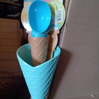 3. Пластмасова лъжица и чаша за сладолед , снимка 2 - Прибори за хранене, готвене и сервиране - 40449551