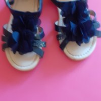 Сандали HM, снимка 1 - Детски сандали и чехли - 41698574