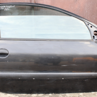 Предна черна дясна врата Пежо 206 1.4 75кс 2врати 02г Peugeot 206 1.4 75hp 2002, снимка 1 - Части - 44745910