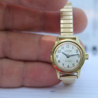 Швейцарски дамски часовник ''Roamer'' /Anfibio/ позлатен, снимка 1 - Дамски - 41435531
