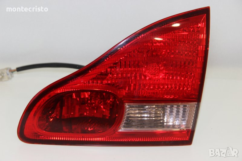 Десен вътрешен стоп Toyota Avensis Verso / Десен стоп заден капак Тойота Авенсис Версо, снимка 1