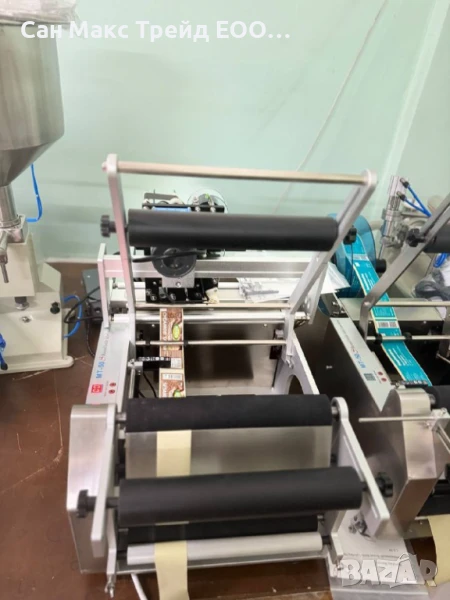 Полуавтоматична машина за етикетиране на кръгли бутилки с дата принтер, снимка 1