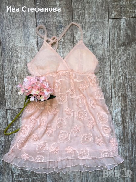 Нежна елегантна ефирна женствена рокля 3Д цветя рокля в прасковен цвят, снимка 1