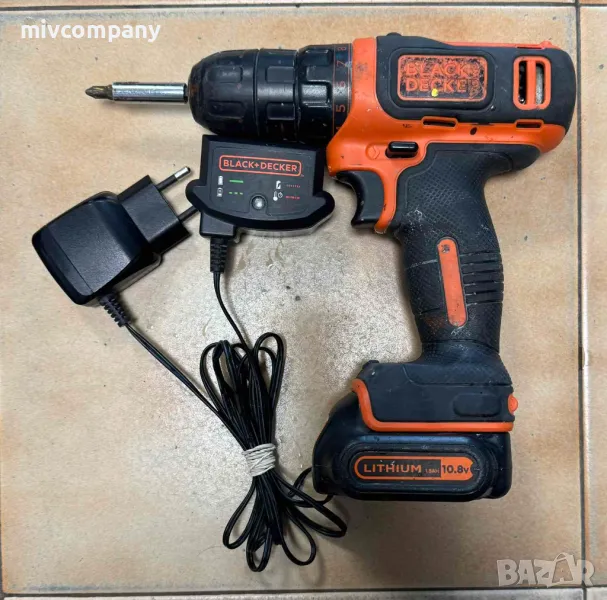 Акумулаторен винтоверт Black and Decker BDCDD12, снимка 1