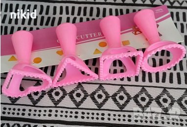 4 кръг квадрат сърце триъгълник Равиоли преса къдрави резци резец сладки тесто фондан пластнасови , снимка 1