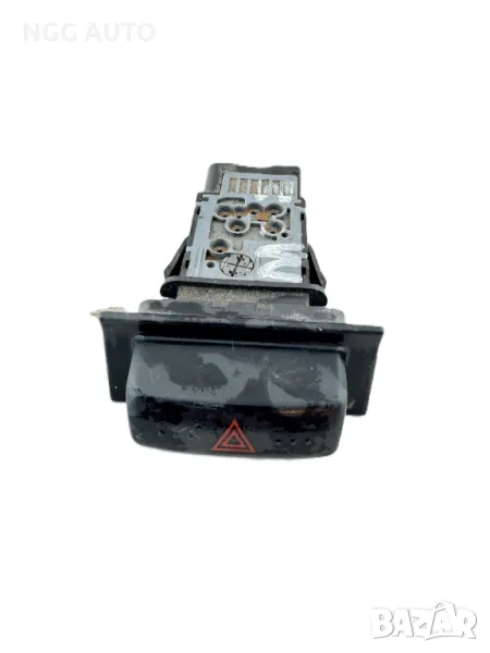 Бутон Аварийни Светлини за Мазда МПВ, Mazda MPV, (2000-2006), № LC62-66-4H0, LC62664H0, снимка 1