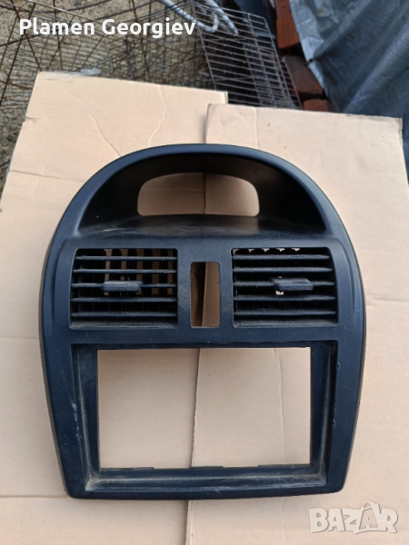 Централна конзола с духалки за Сузуки Игнис 2005г, снимка 1