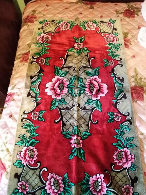 красив плюшен килим в Килими в с. Козар Белене - ID13871494 — Bazar.bg