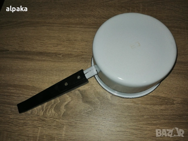 Продавам нова българска емайлирана касерола 17/10, снимка 3 - Съдове за готвене - 53686506
