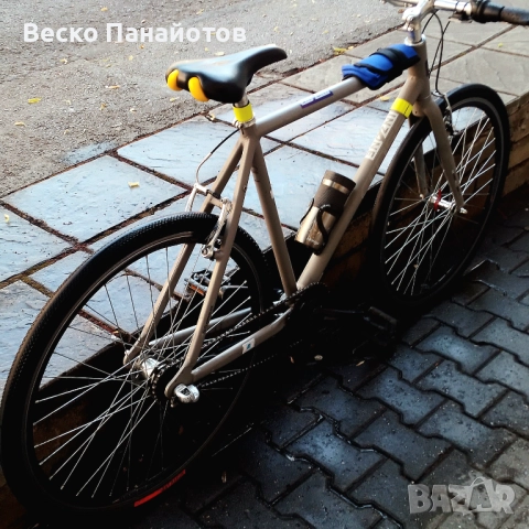 Велосипед Cross - Spria 28-е снабден с V-Brake спирачки и вътрешен тип скоростна система с 3 скоро