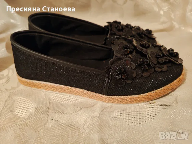 Дамски черни еспадрили с декоративни цветя