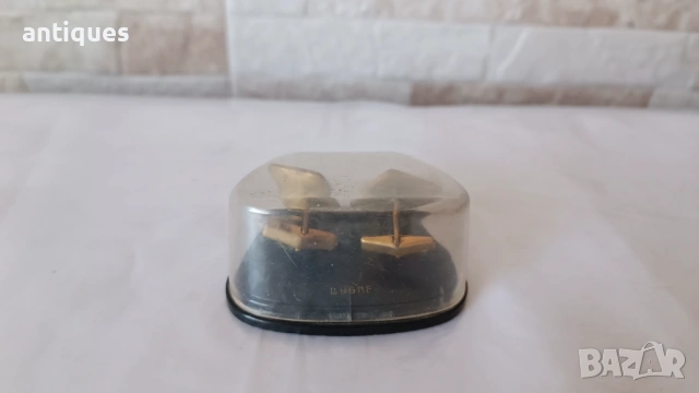 Стари позлатени ръкавели / бутонели - ДУБЛЕ - от времето на соц-а, снимка 3 - Антикварни и старинни предмети - 53108630