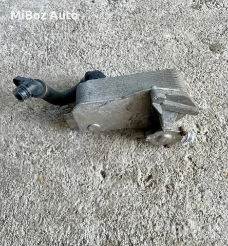 Маслен охладител БМВ Е90 91 BMW, снимка 2 - Части - 50540655