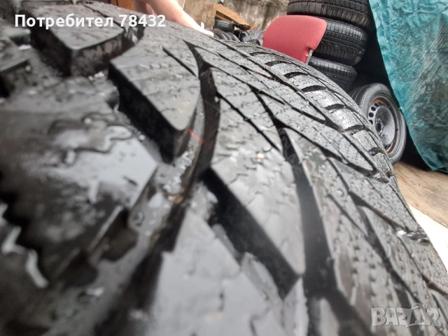 Зимни гуми 205/45/17, снимка 3 - Гуми и джанти - 52228250