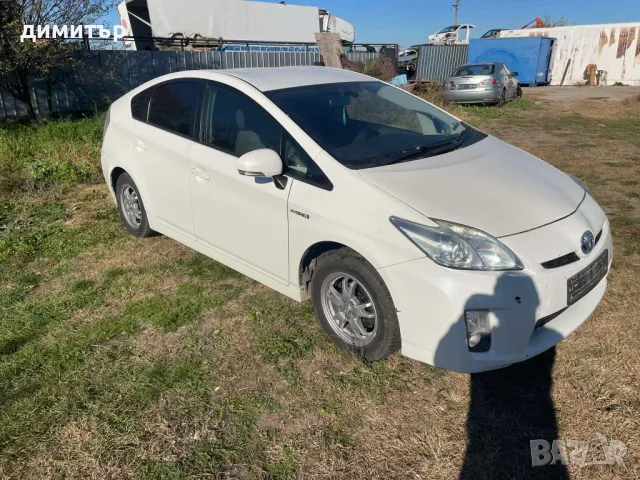toyota prius 3 1.8 hybrid на части тойота приус 3 1.8 хибрид, снимка 11 - Автомобили и джипове - 48004934