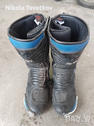 Ботуши за мотор